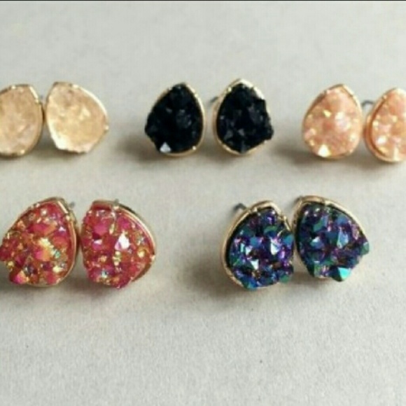 💕4 for $25💕Tan Teardrop Druzy Earrings - Picture 2 of 2